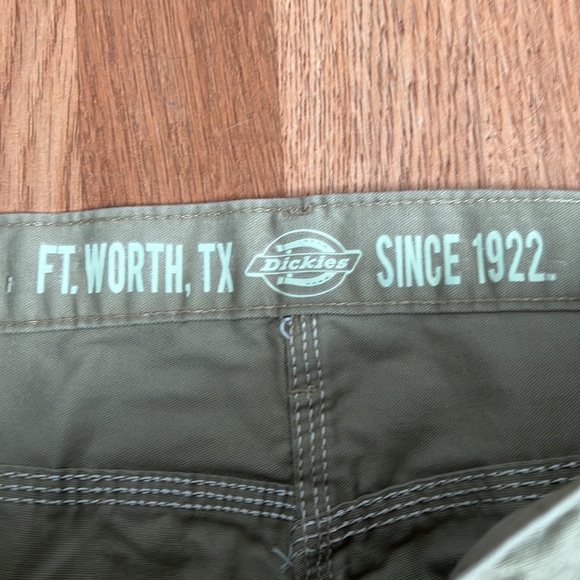 Dickies Relaxed Fit Cargo Khaki Pants Sz 38/30 - Picture 3 of 7